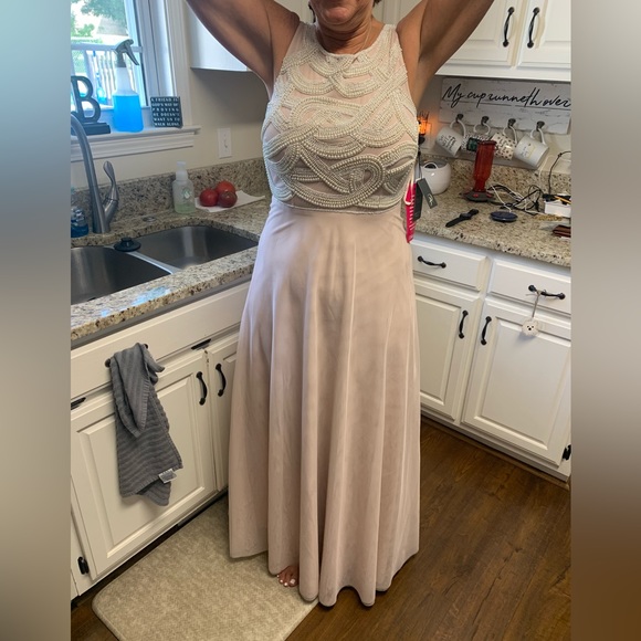 Adrianna Papell Formal dress - Picture 2 of 6